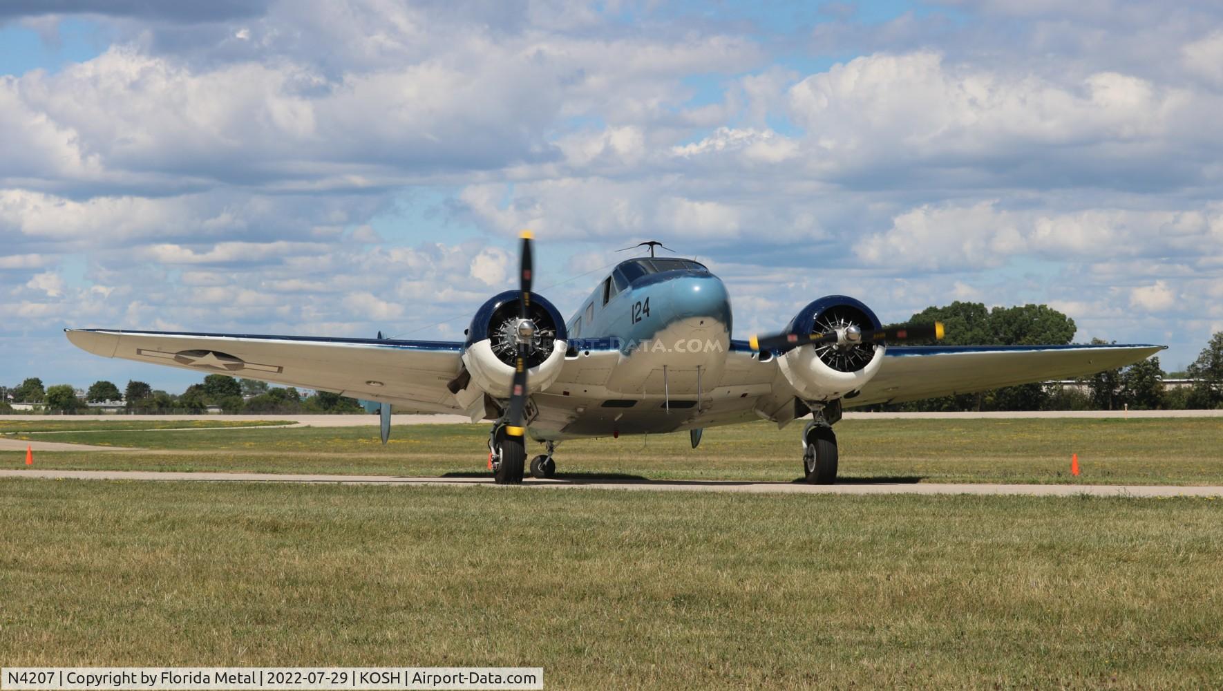 N4207, 1943 Beech UC-45J (RC-45J/SNB-5P/AT-7) Expeditor Expeditor C/N 4664, OSH 2022