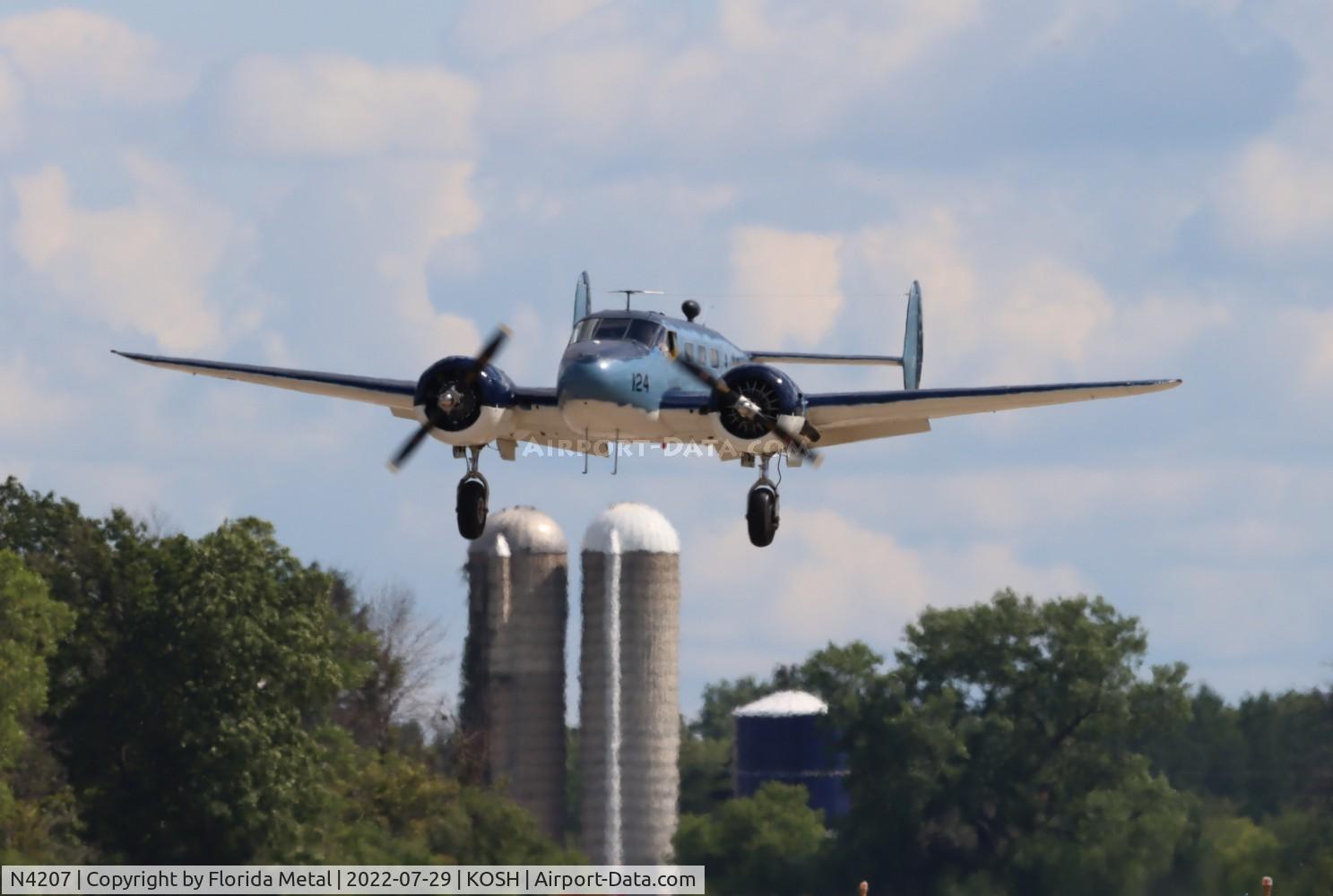 N4207, 1943 Beech UC-45J (RC-45J/SNB-5P/AT-7) Expeditor Expeditor C/N 4664, OSH 2022