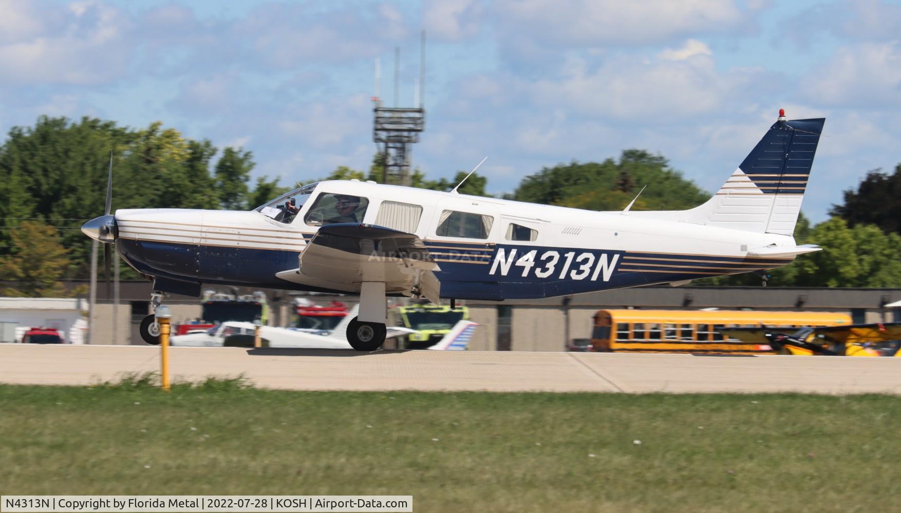 N4313N, 1983 Piper PA-32R-301 C/N 32R-8313026, OSH 2022