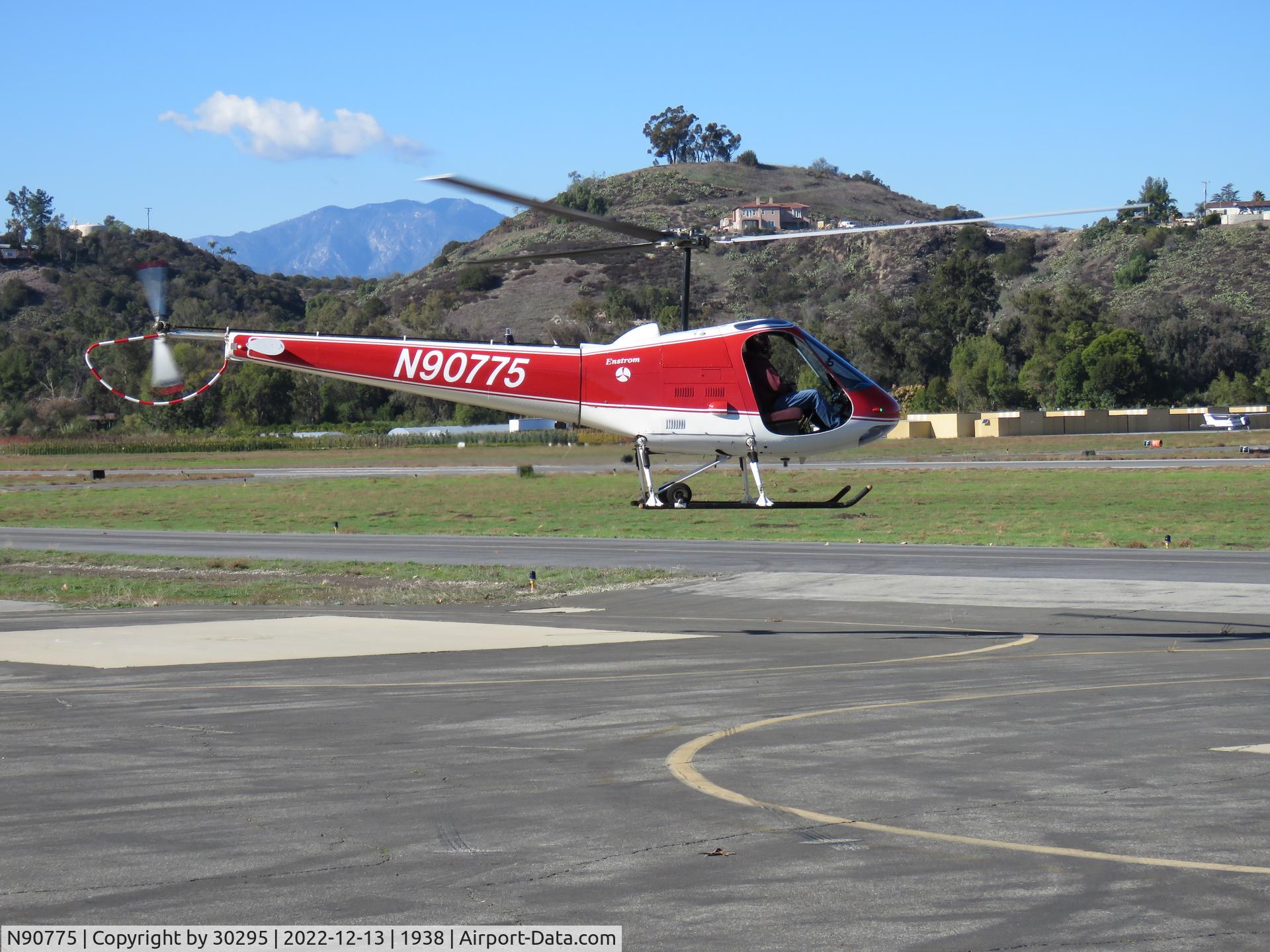 N90775, 1969 Enstrom F-28A C/N 039, Looking for inbound aircraft