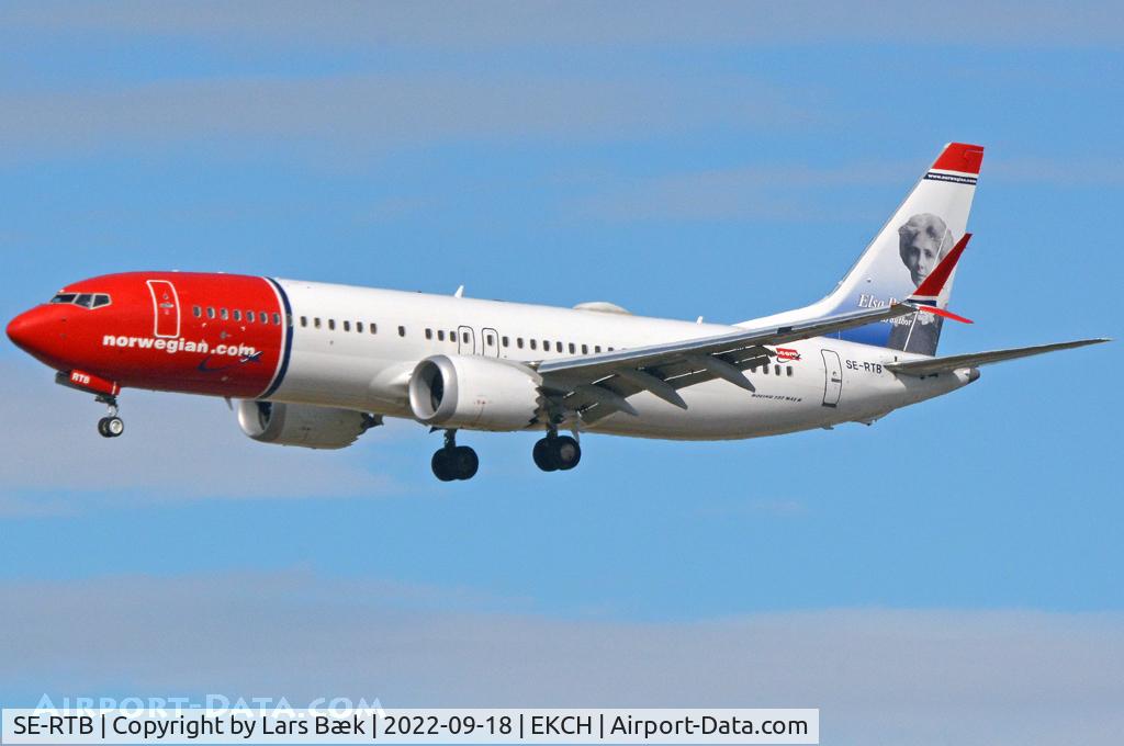 SE-RTB, 2018 Boeing 737-8 MAX C/N 63972, RWY22L