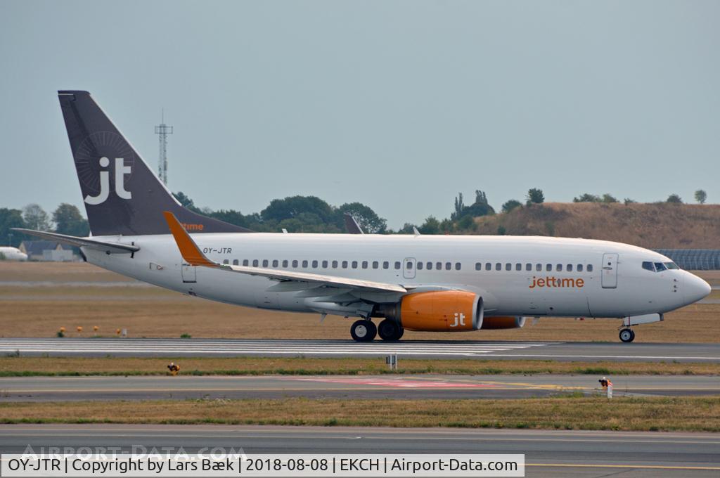 OY-JTR, 1999 Boeing 737-73A C/N 28497, RWY22R
