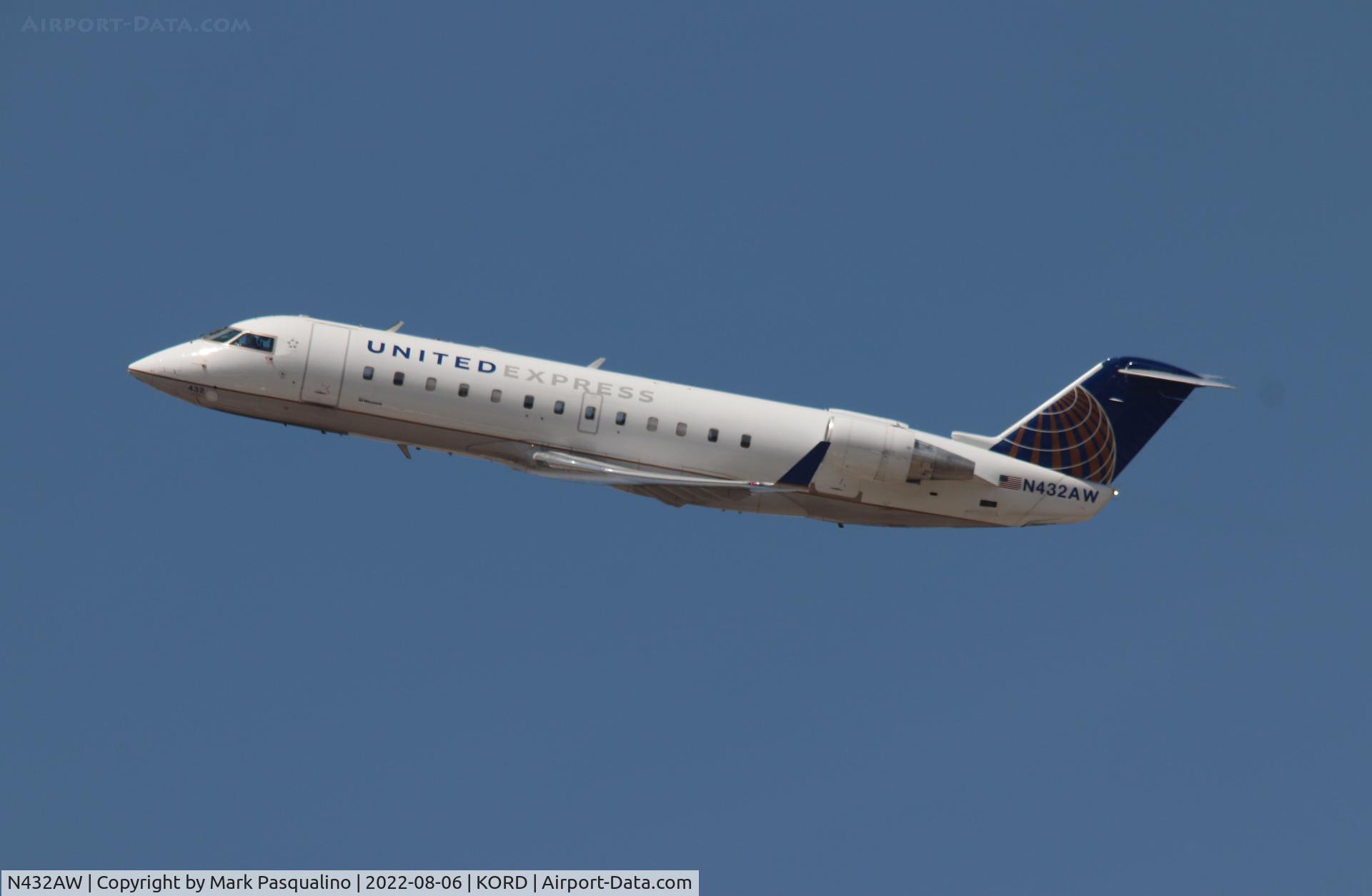 N432AW, 1998 Bombardier CRJ-200ER (CL-600-2B19) C/N 7257, CL-600-2B19