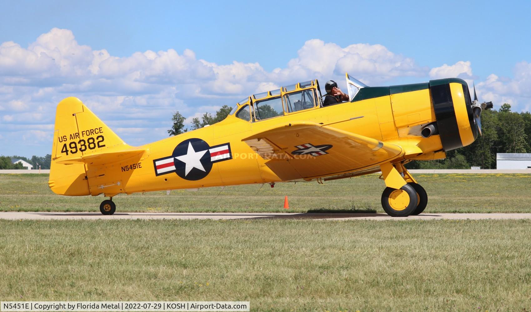 N5451E, 1949 North American T-6G Texan C/N 168-496, OSH 2022