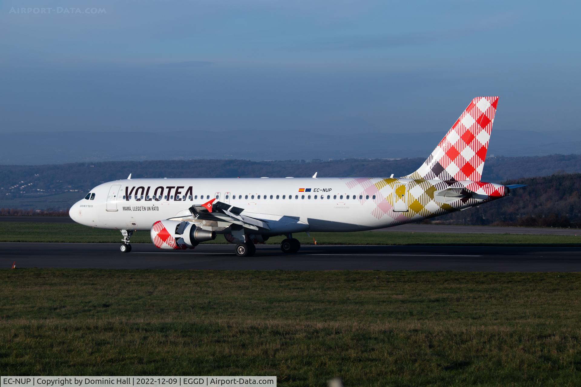 EC-NUP, 2012 Airbus A320-214 C/N 5304, EGGD 09/12/22