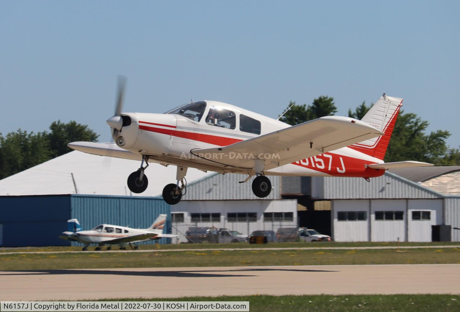 N6157J, 1976 Piper PA-28-140 C/N 28-76-25224, OSH 2022