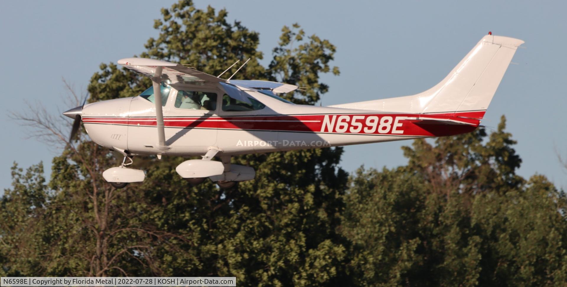 N6598E, 1984 Cessna 182R Skylane C/N 18268376, OSH 2022