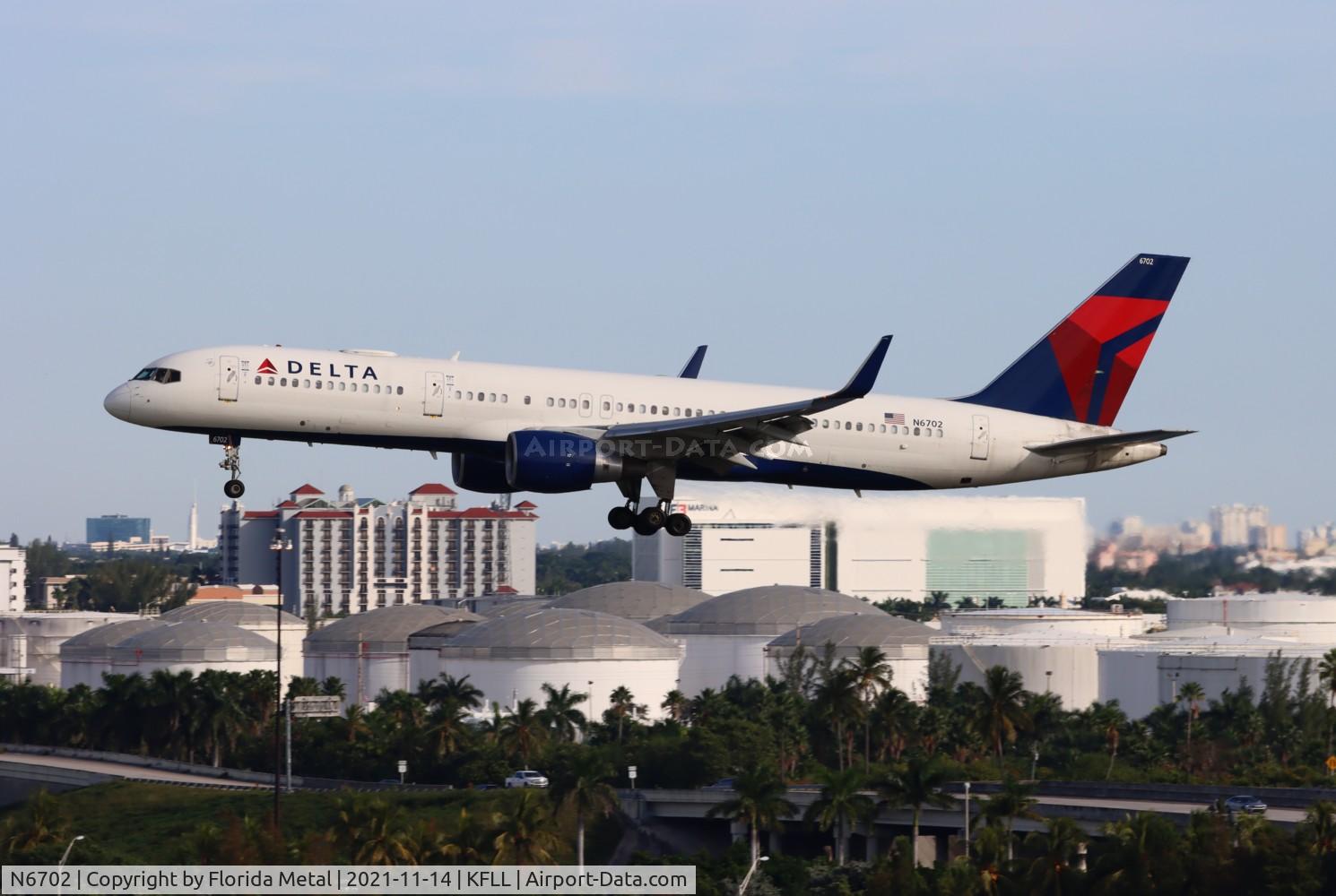 N6702, 1999 Boeing 757-232 C/N 30188, FLL 2021