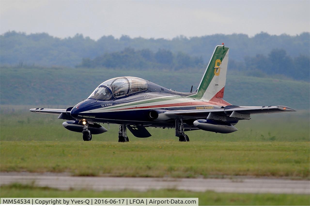 MM54534, Aermacchi MB-339PAN C/N 6741/136/AA068, Aermacchi MB-339PAN, N°6 of Frecce Tricolori Aerobatic Team 2016, Landing rwy 24, Avord Air Base 702 (LFOA) Open day 2016