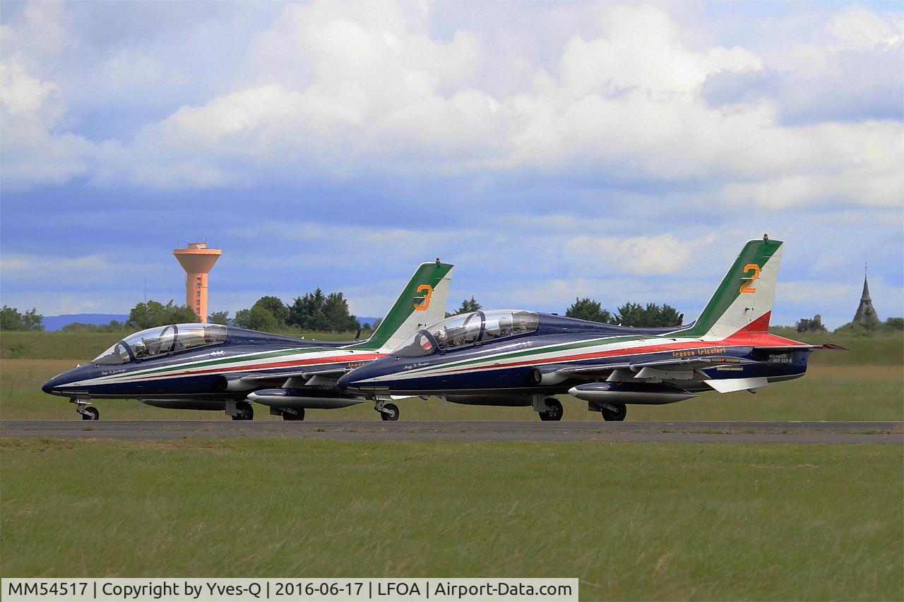 MM54517, Aermacchi MB-339A C/N 6745/140/AA065, Aermacchi MB-339PAN, N°2 of Frecce Tricolori Aerobatic Team 2016, Ready to take off rwy 24, Avord Air Base 702 (LFOA) Open day 2016