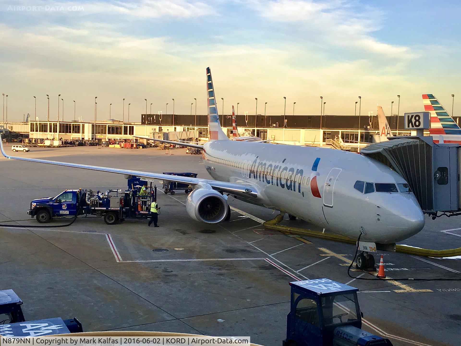 N879NN, 2011 Boeing 737-823 C/N 31133, American Boeing 737-823, N879NN at Gate K8, ORD