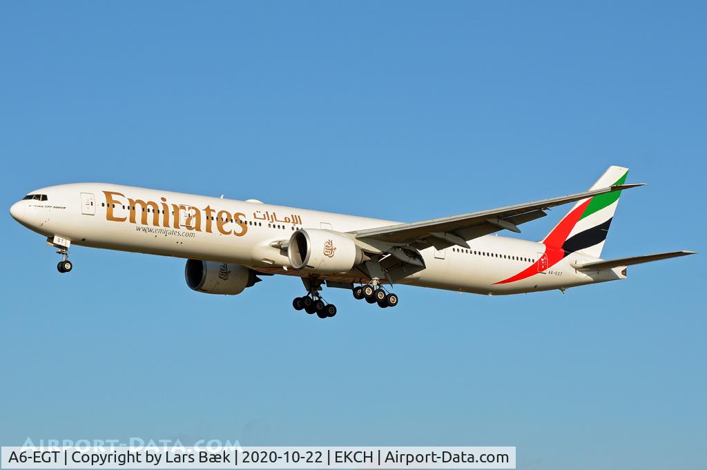 A6-EGT, 2012 Boeing 777-31H/ER C/N 35600, RWY22L