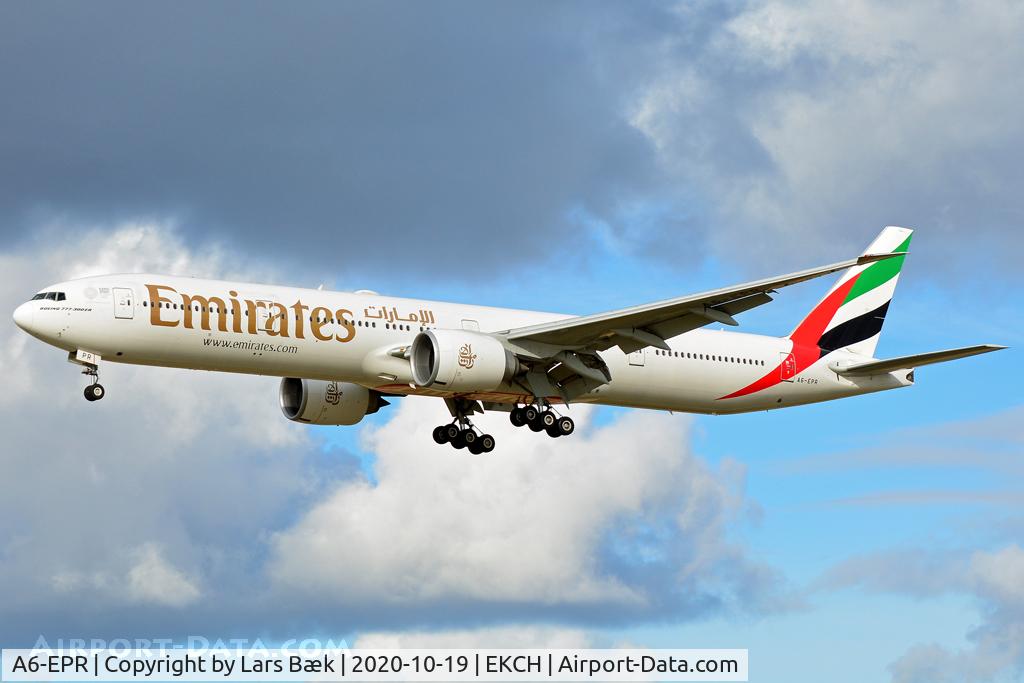 A6-EPR, 2016 Boeing 777-31H/ER C/N 42337, RWY22L