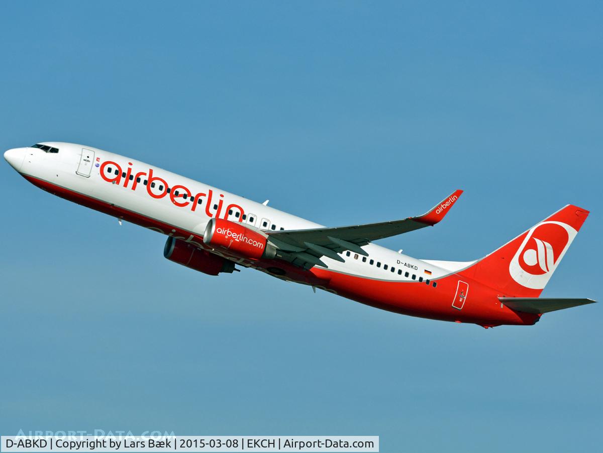 D-ABKD, 2009 Boeing 737-86J C/N 37742, RWY22R