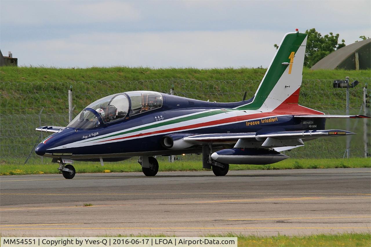 MM54551, Aermacchi MB-339PAN C/N 6772/167/AD018, Aermacchi MB-339PAN, N°1 of Frecce Tricolori Aerobatic Team 2016, Taxiing, Avord Air Base 702 (LFOA) Open day 2016
