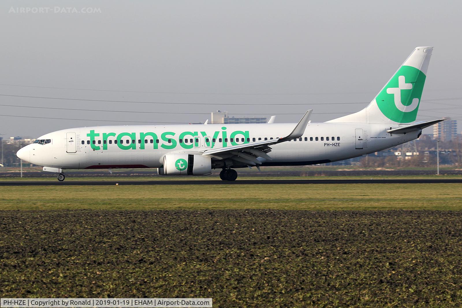 PH-HZE, 1999 Boeing 737-8K2 C/N 28377, at spl