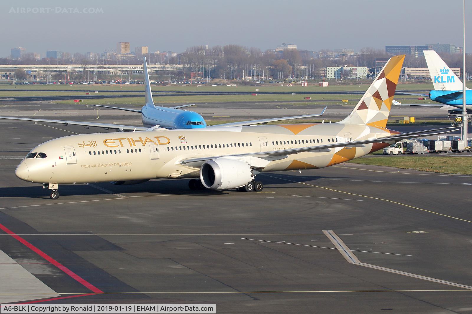 A6-BLK, 2017 Boeing 787-9 Dreamliner C/N 39654, at spl