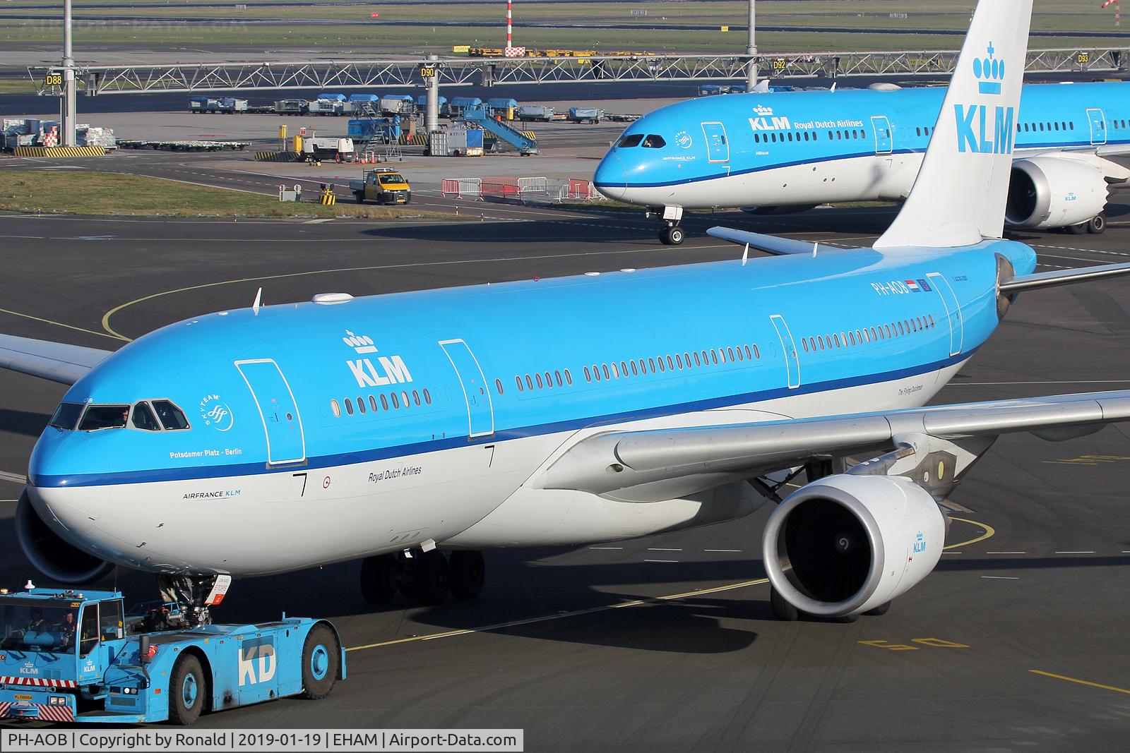 PH-AOB, 2005 Airbus A330-203 C/N 686, at spl