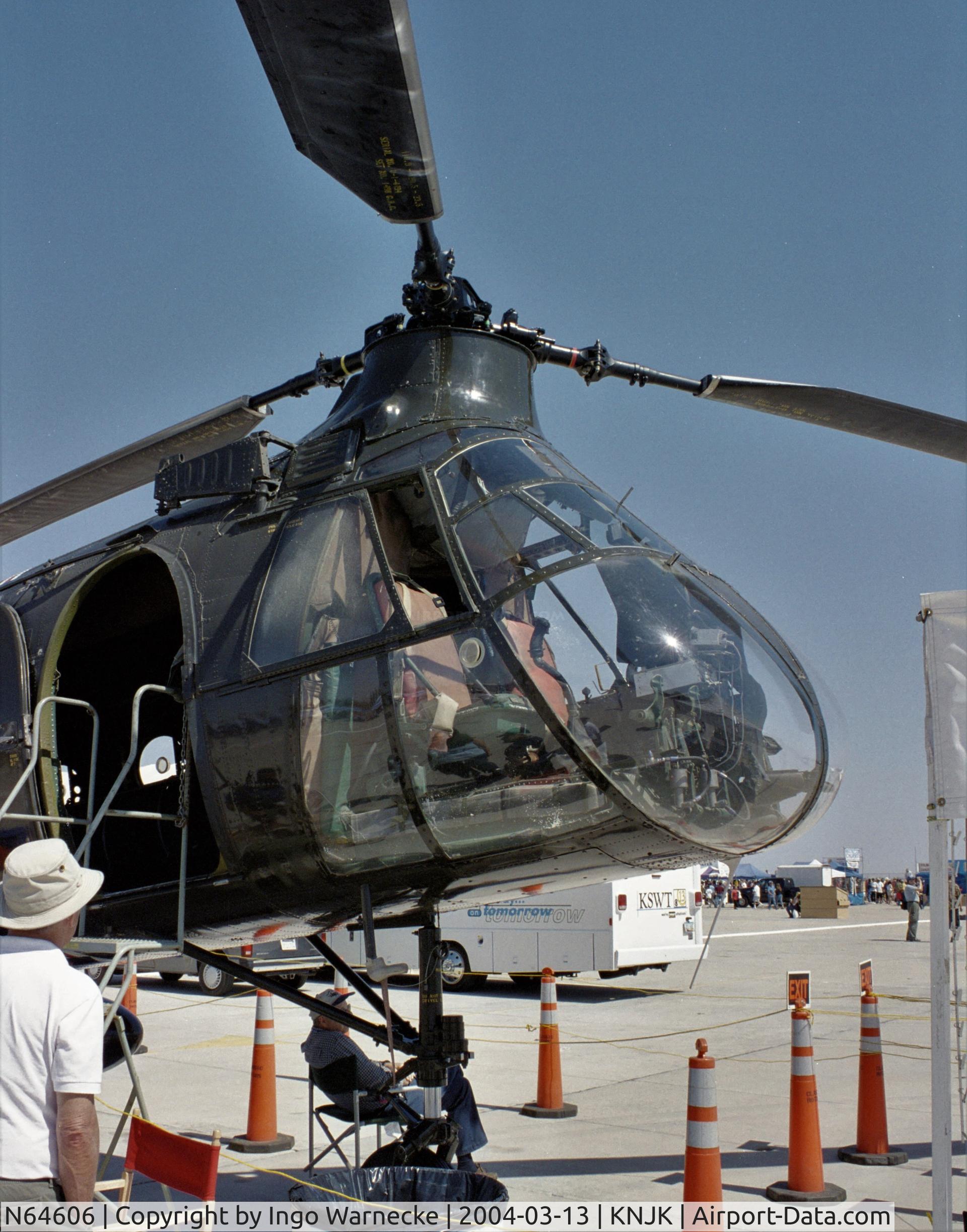 N64606, 1957 Vertol H-21B Workhorse C/N B.154 (54-4001), Piasecki (Vertol) H-21B Workhorse / Shawnee at the 2004 airshow at El Centro NAS, CA