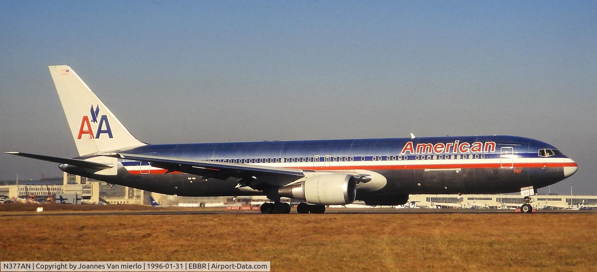 N377AN, 1992 Boeing 767-323 C/N 25446, Brussels holding rwy 02