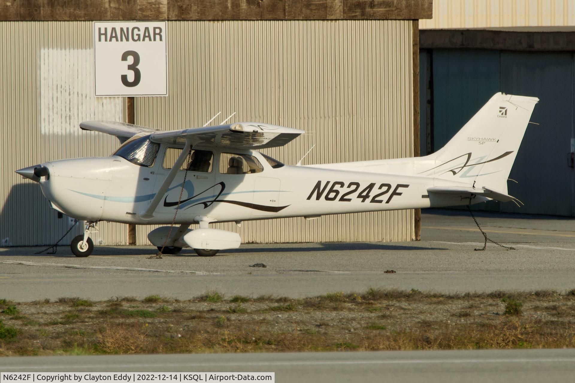N6242F, 2008 Cessna 172S C/N 172S10701, San Carlos Airport in California 2022.