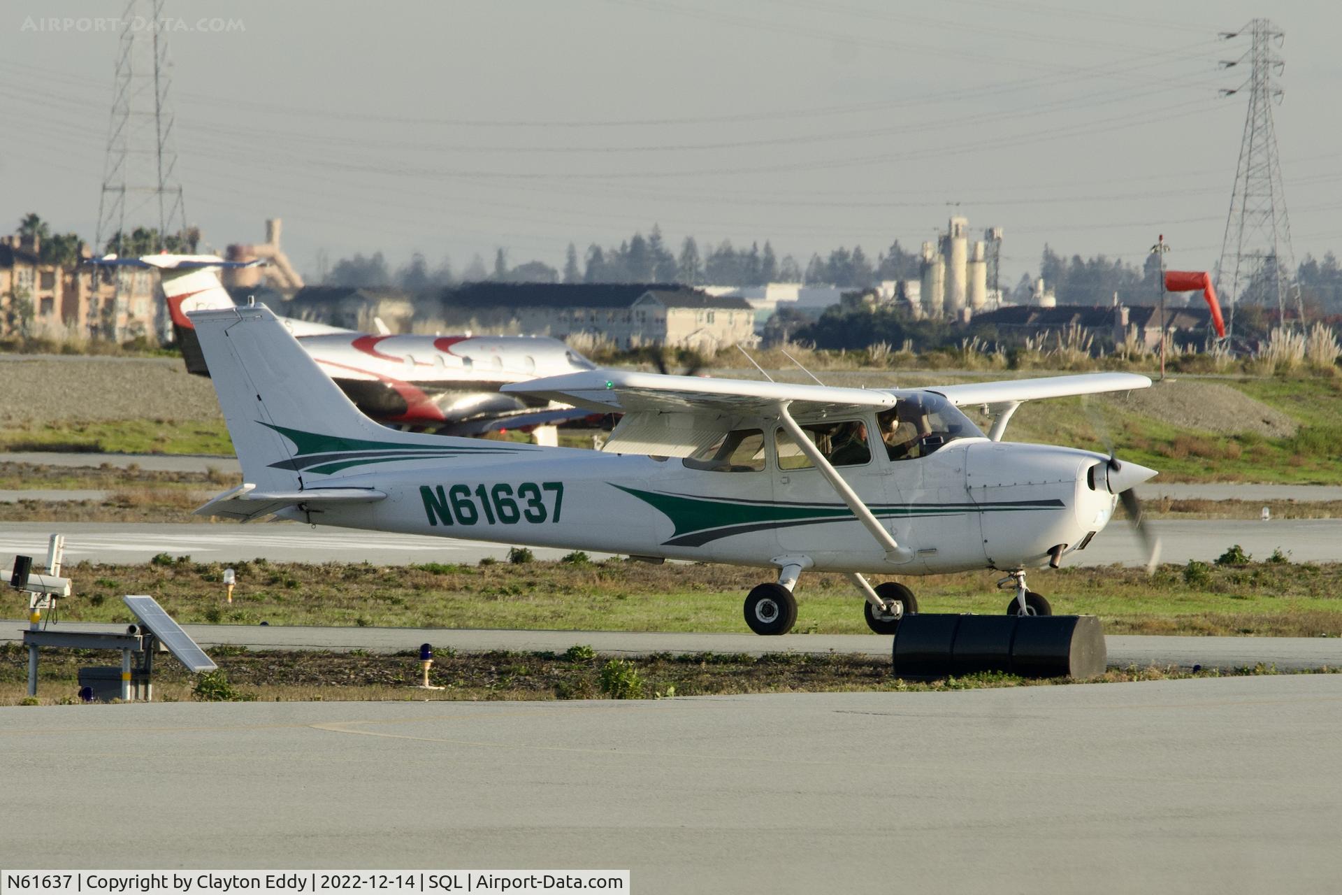 N61637, 1975 Cessna 172M C/N 17264691, San Carlos Airport in California 2022.