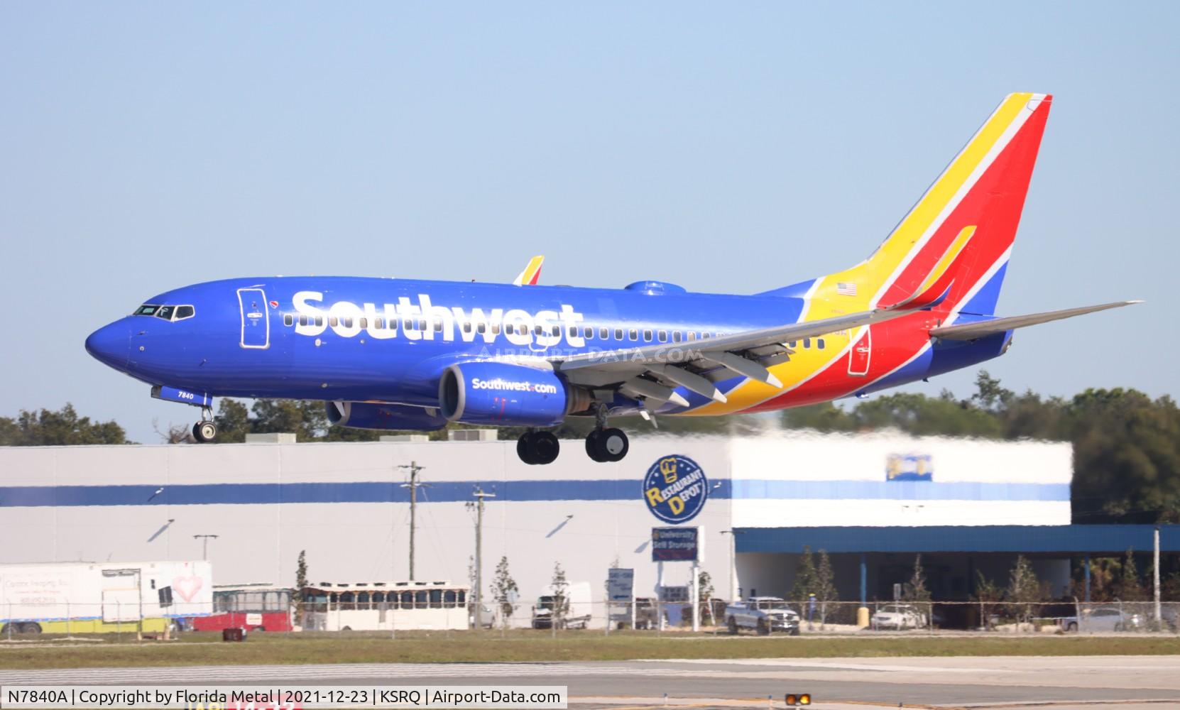 N7840A, 2000 Boeing 737-73V C/N 30236, SRQ 2021