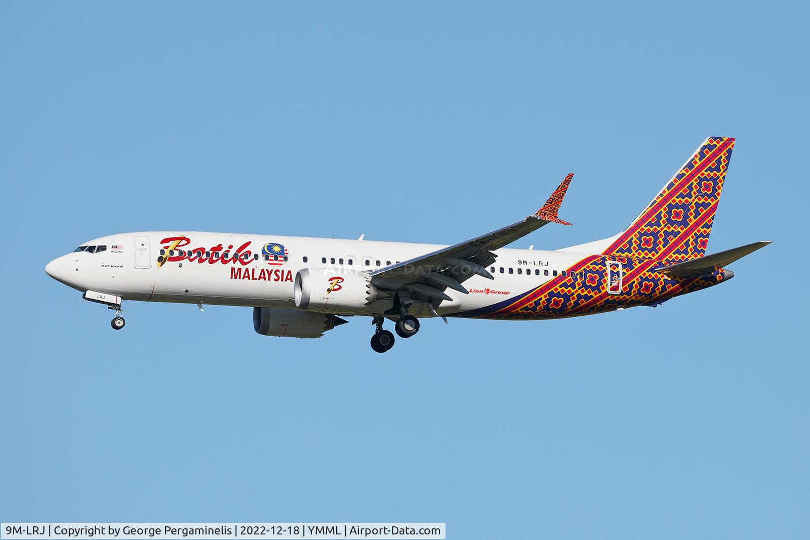 9M-LRJ, Boeing 737-8 MAX C/N 43018, Final, runway 16.
