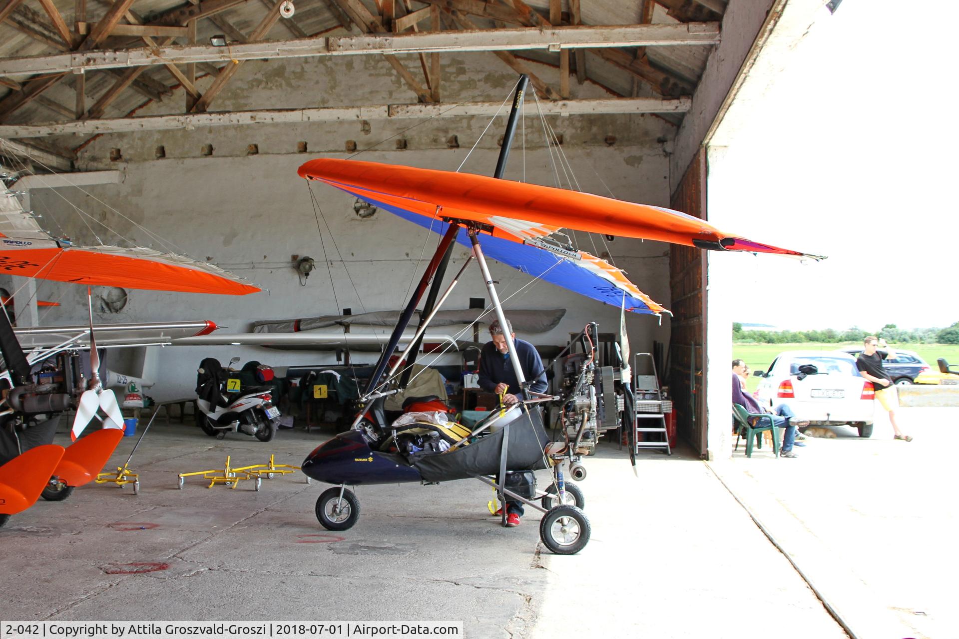 2-042, 1991 Halley Apollo C-14 Racer GT C/N 070102/ MZ-111/91, Balatonfökajár Airport, Hungary