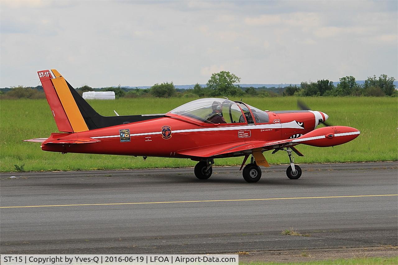 ST-15, SIAI-Marchetti SF-260M+ C/N 10-15, Belgian Red Devil Team SIAI-Marchetti SF-260M, Taxiing, Avord Air Base 702 (LFOA) Open day 2016