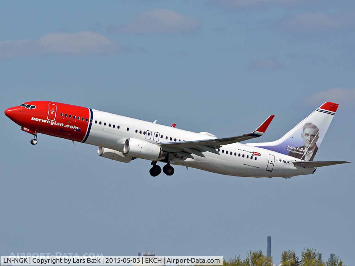 LN-NGK, 2013 Boeing 737-8JP C/N 39022, RWY22L