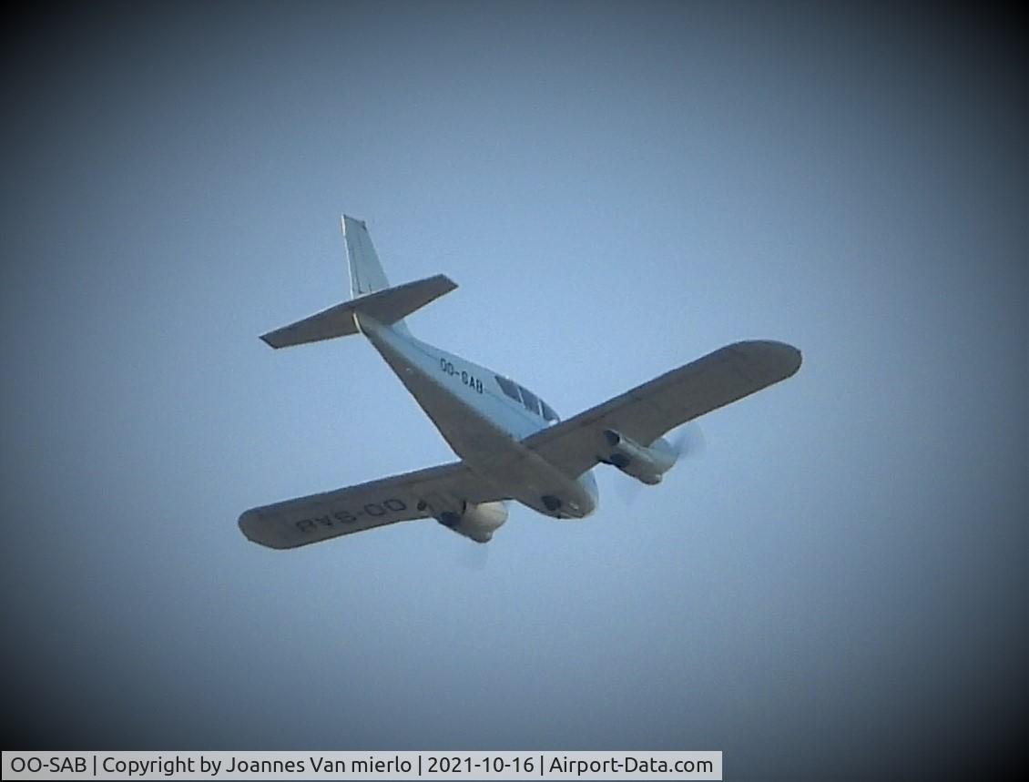 OO-SAB, 1960 Piper PA-23-250 Aztec C/N 27-152, Over Ghent