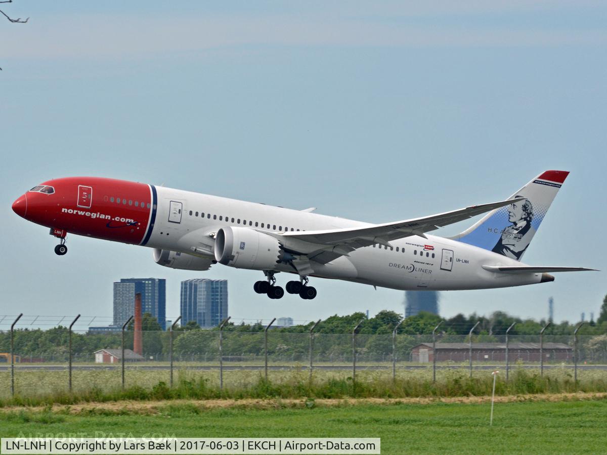 LN-LNH, 2015 Boeing 787-8 Dreamliner Dreamliner C/N 36526, RWY22R