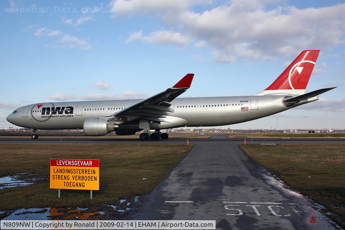 N809NW, 2005 Airbus A330-323 C/N 663, at spl
