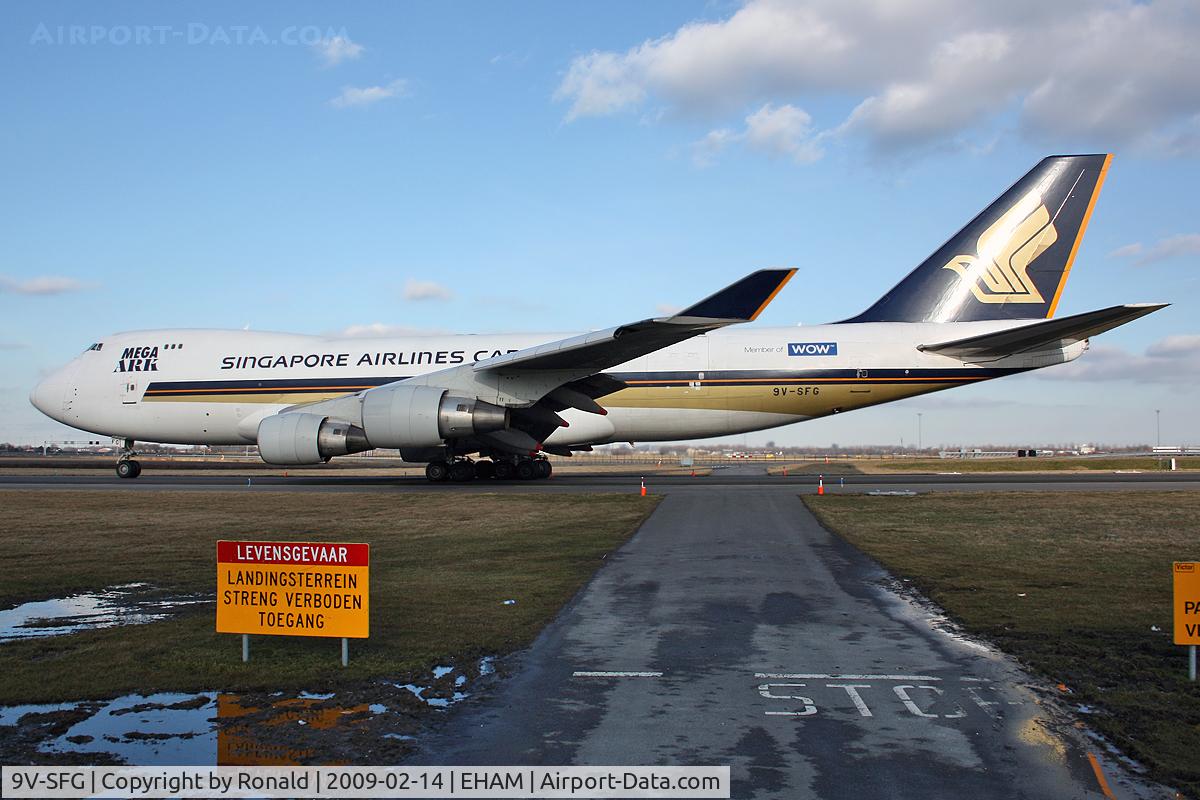 9V-SFG, 1998 Boeing 747-412F/SCD C/N 26558, at spl
