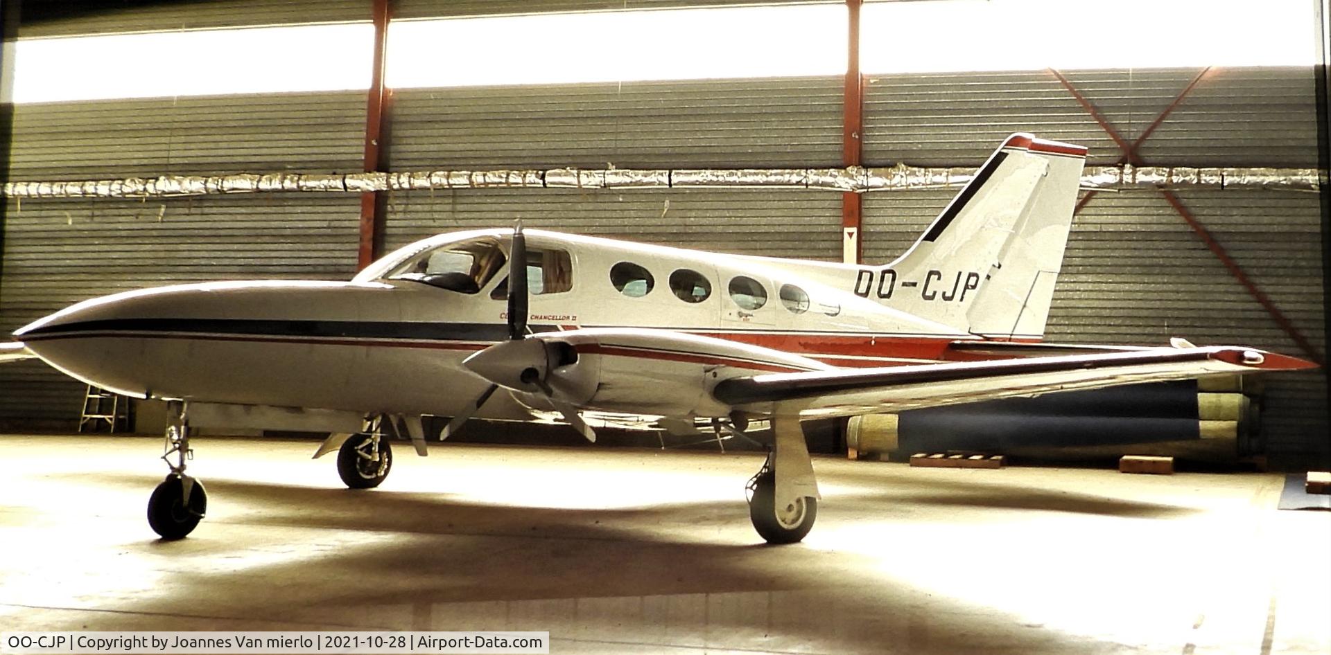 OO-CJP, 1979 Cessna 414A Chancellor C/N 414A-0229, Slide scan