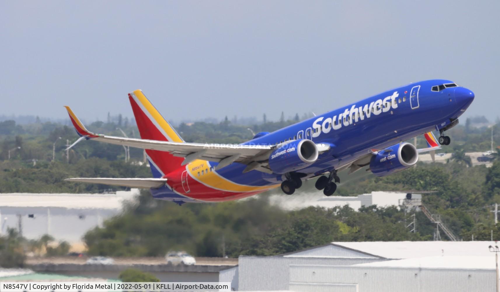 N8547V, 2017 Boeing 737-8H4 C/N 63572, FLL 2022
