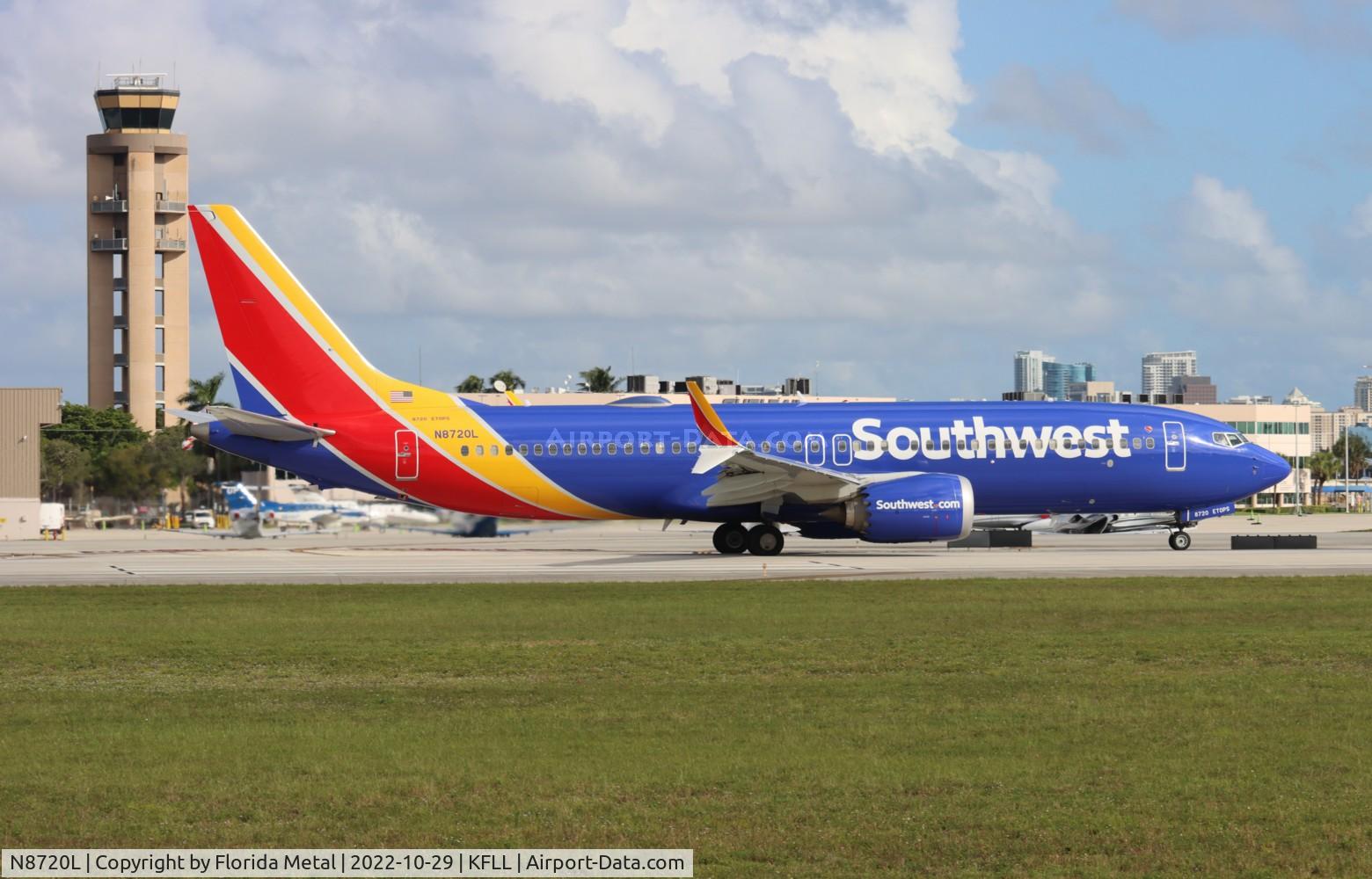N8720L, 2018 Boeing 737 MAX 8 C/N 42547, FLL 2022