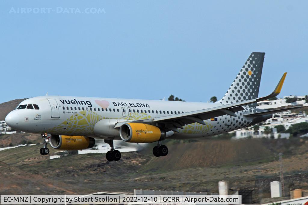 EC-MNZ, 2016 Airbus A320-232 C/N 7351, Vueling
