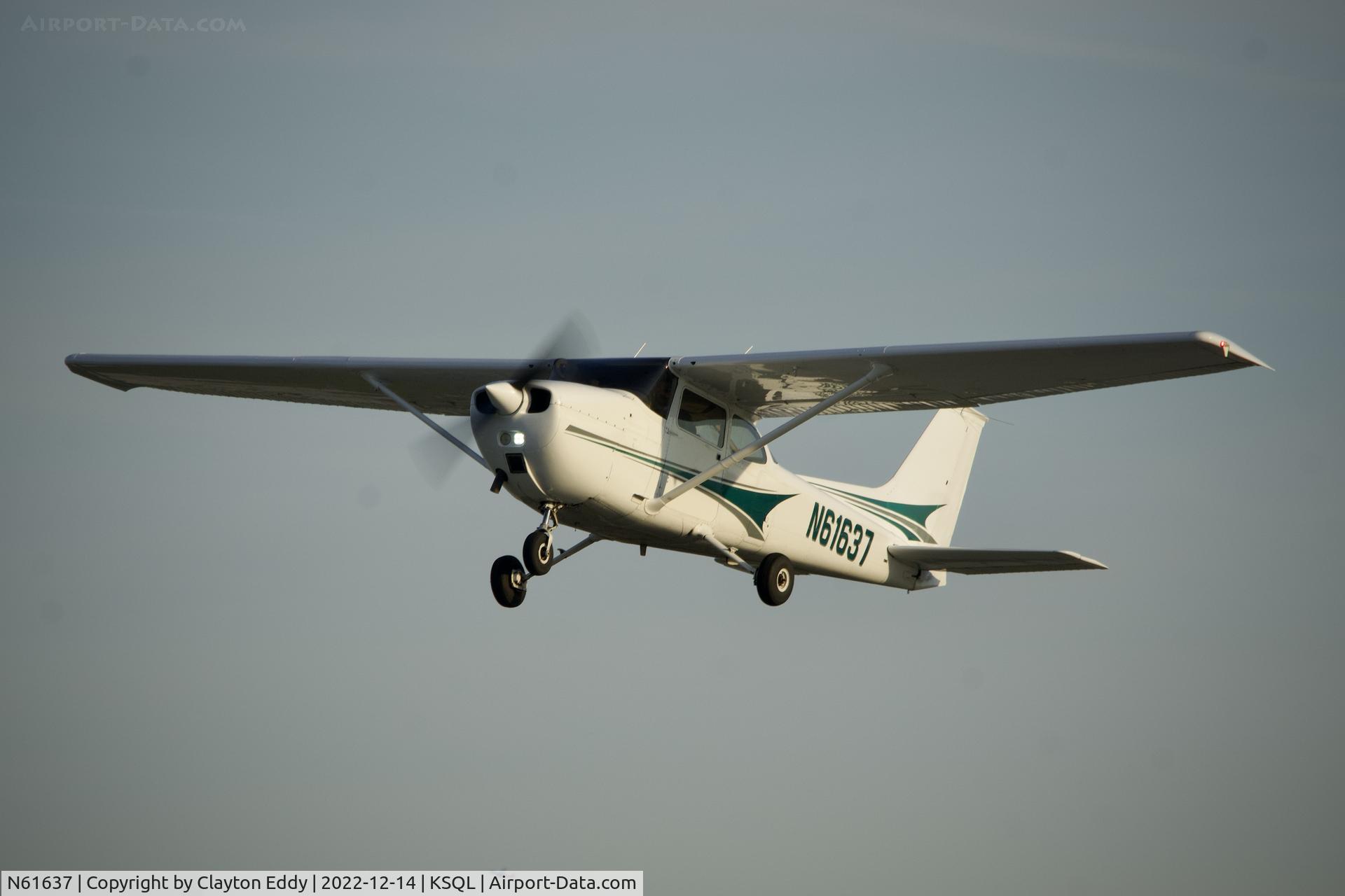 N61637, 1975 Cessna 172M C/N 17264691, San Carlos Airport in California 2022.