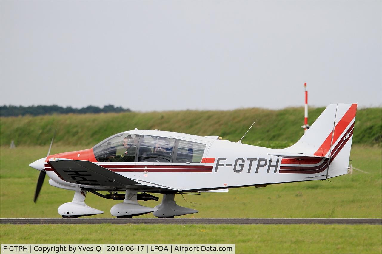 F-GTPH, Robin DR-400-180 Regent Regent C/N 2410, Robin DR-400-180, Taxiing to parking area, Avord Air Base 702 (LFOA) Open day 2016