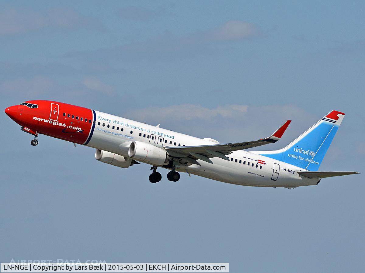 LN-NGE, 2012 Boeing 737-8JP C/N 39050, RWY22R