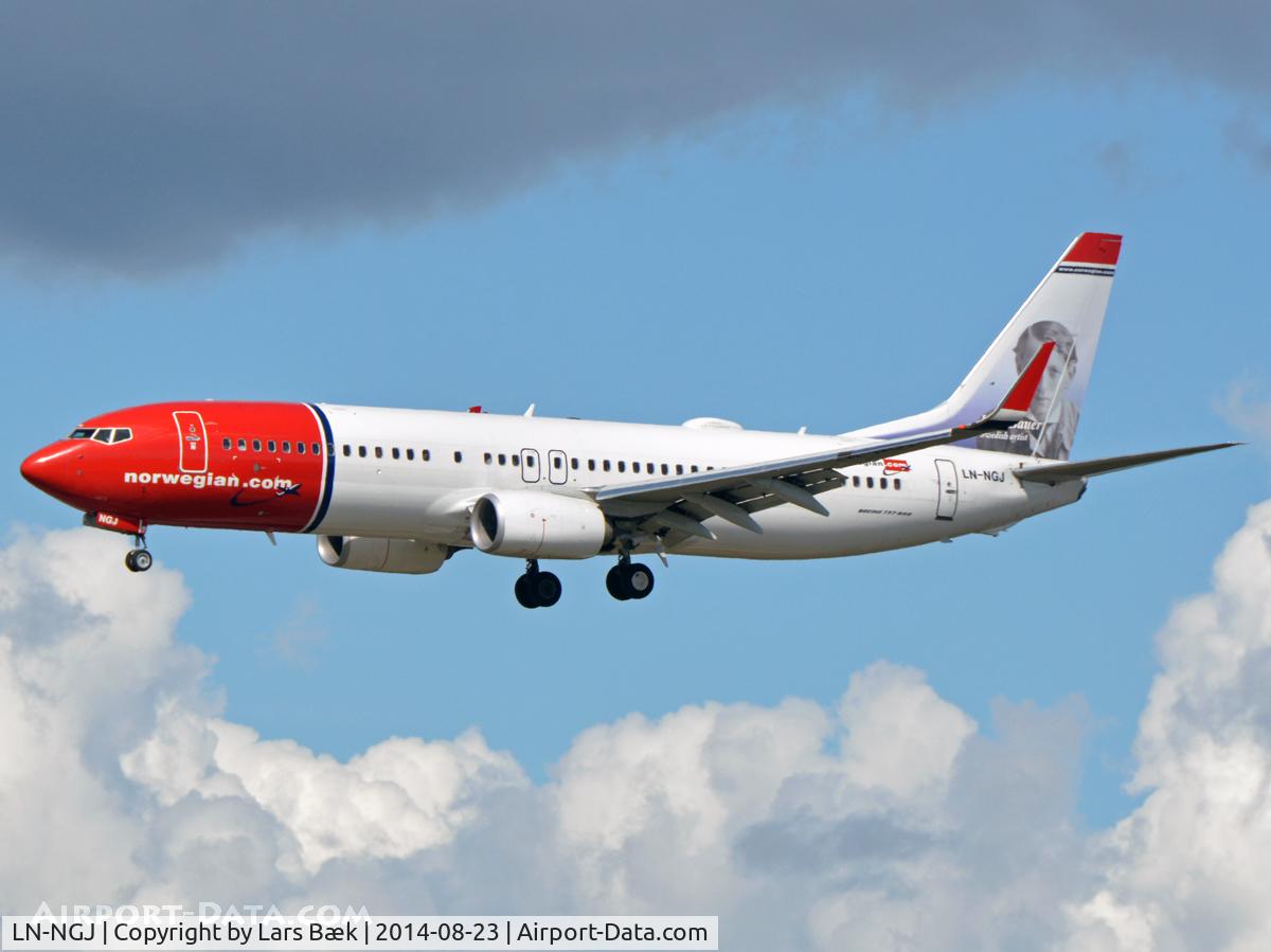 LN-NGJ, 2013 Boeing 737-8JP C/N 39021, RWY22L