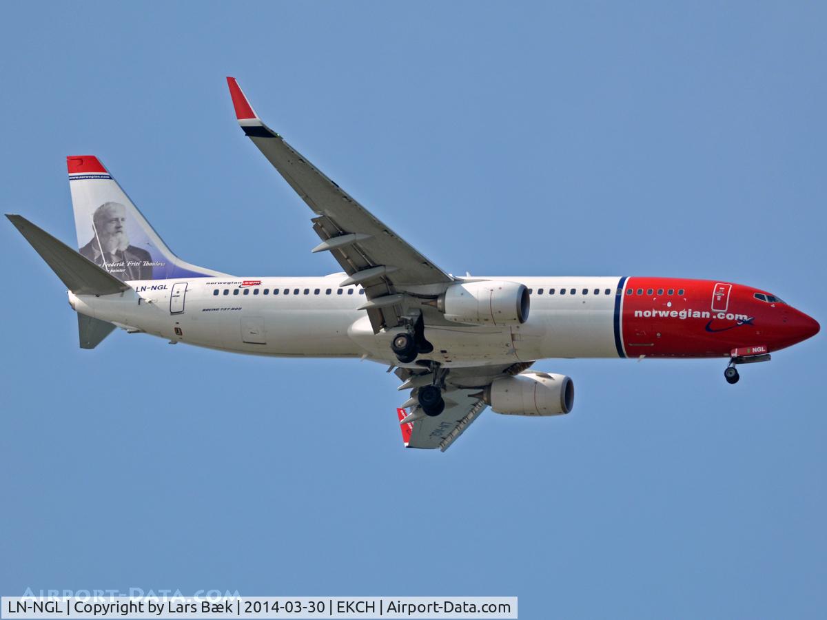 LN-NGL, 2013 Boeing 737-8JP C/N 39023, RWY04L
