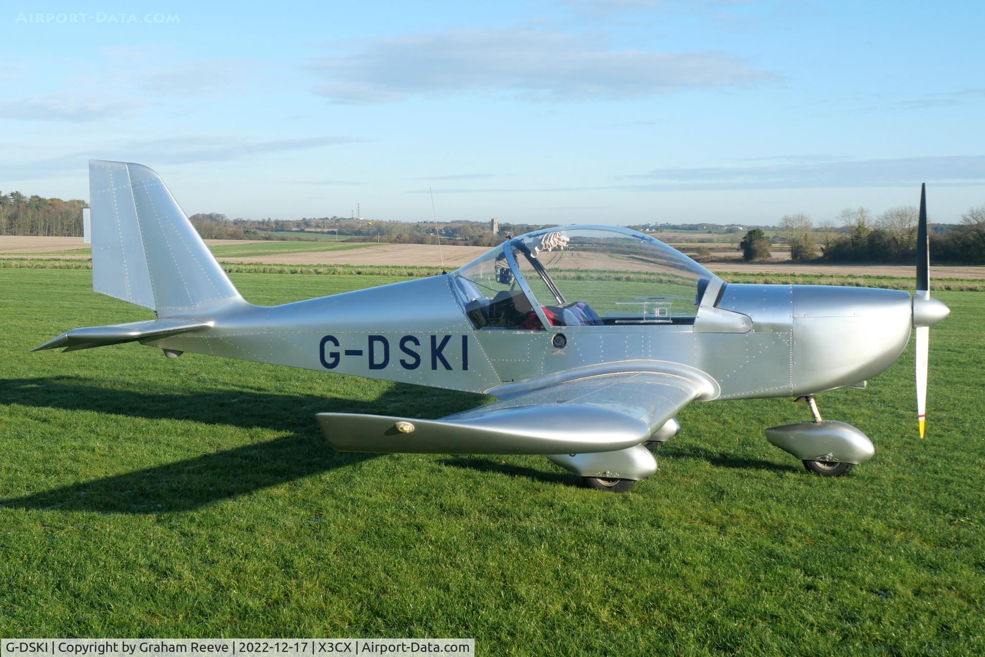 G-DSKI, 2005 Aerotechnik EV-97 Eurostar C/N PFA 315-14088, Parked in the sun at Northrepps.