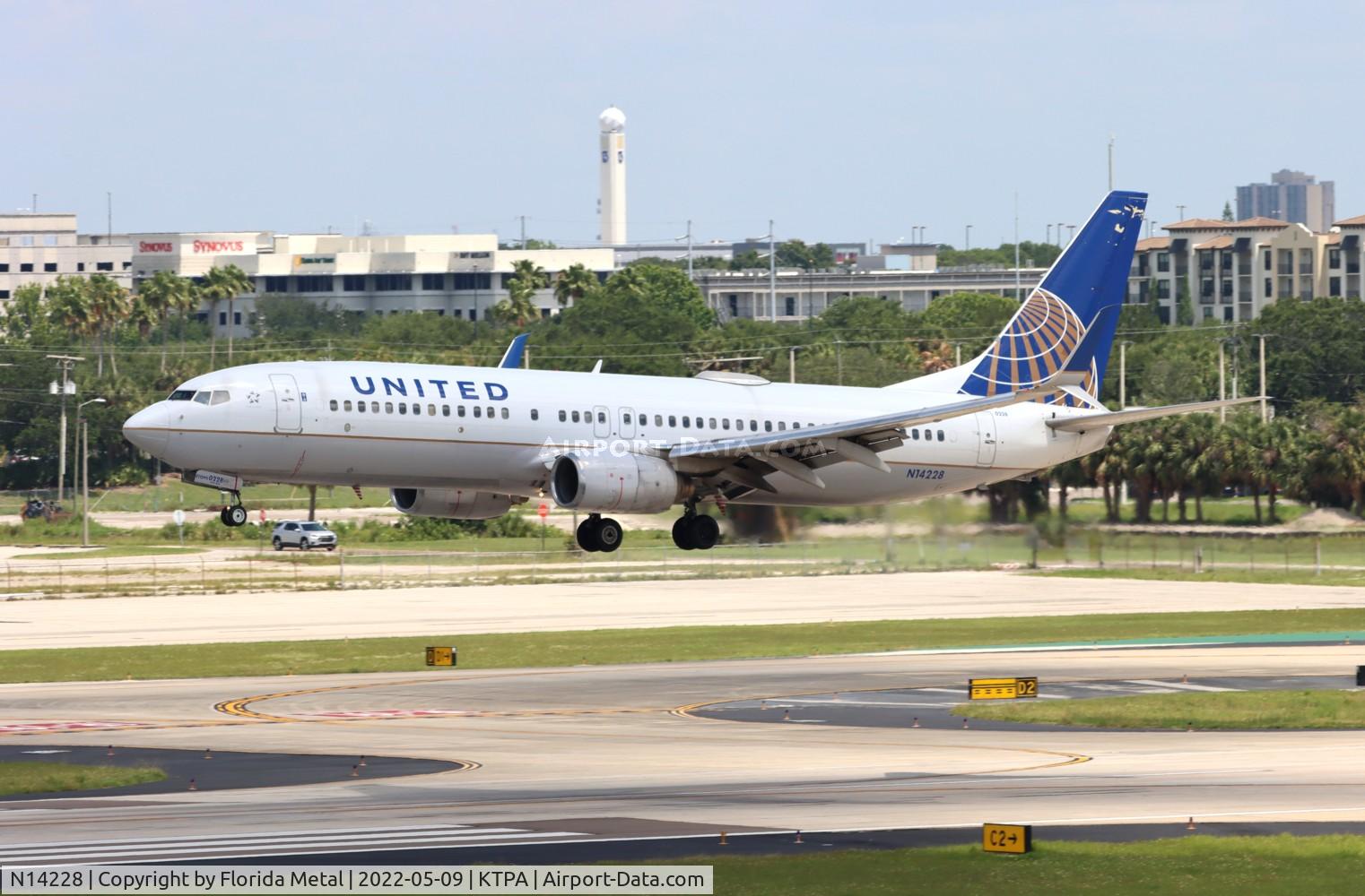 N14228, 1999 Boeing 737-824 C/N 28792, TPA 2022