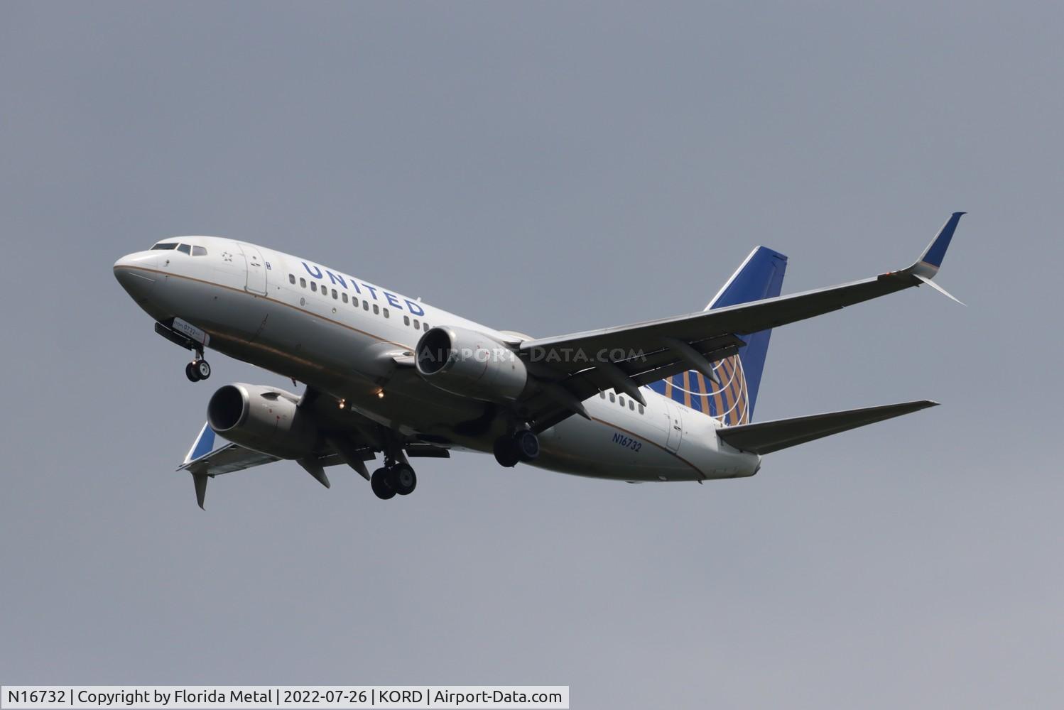 N16732, 1999 Boeing 737-724 C/N 28948, ORD 2022