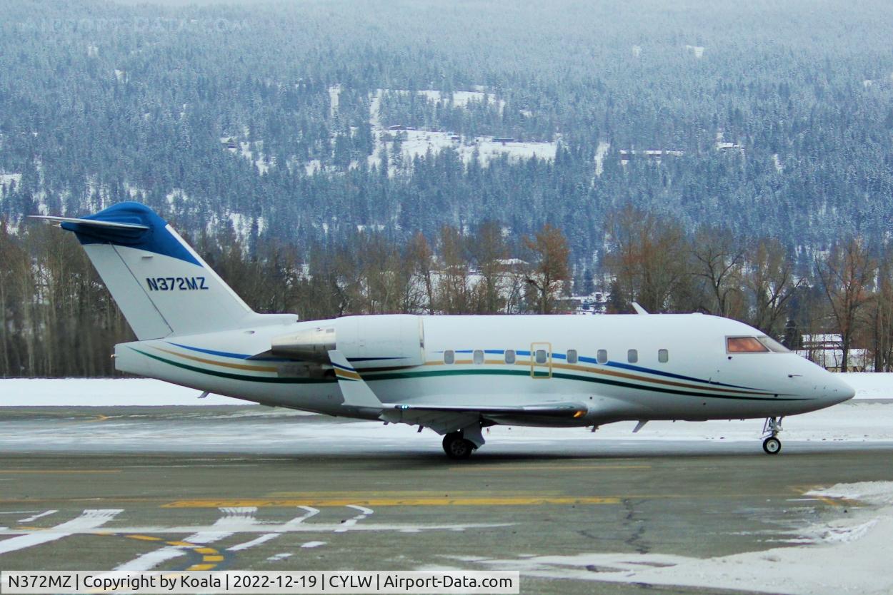 N372MZ, 1998 Bombardier Challenger 604 (CL-600-2B16) C/N 5372, Departure to Seattle (BFI).