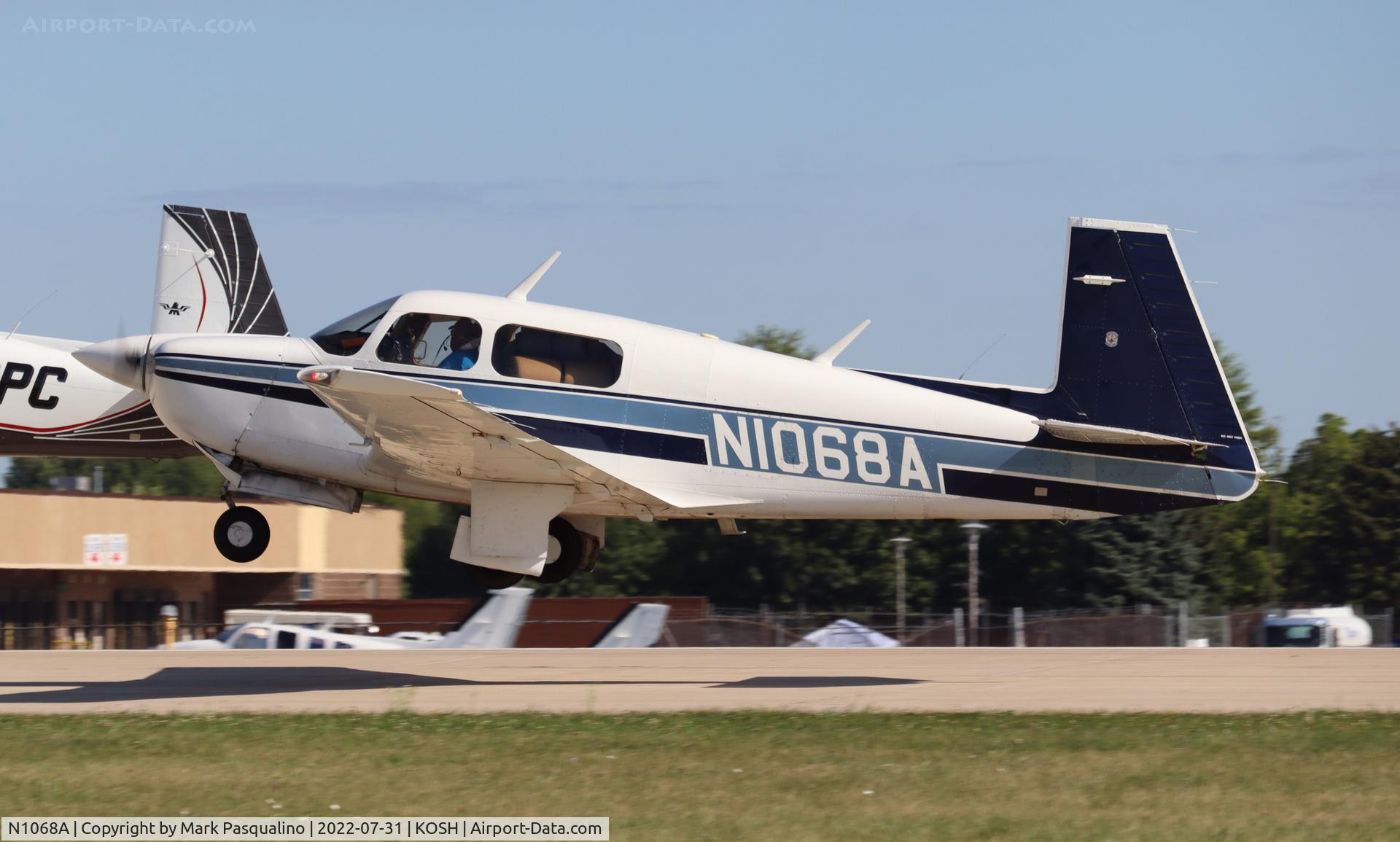 N1068A, 1989 Mooney M20J 201 C/N 24-3133, Mooney M20J