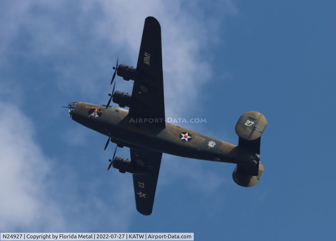N24927, 1940 Consolidated Vultee RLB30 (B-24) C/N 18, OSH 2022 rides out of Appleton